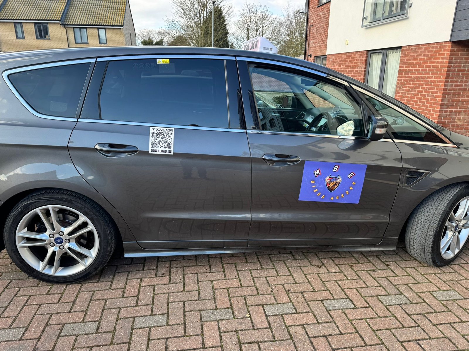 MBE Taxis Fleet Vehicle - Professional taxi service